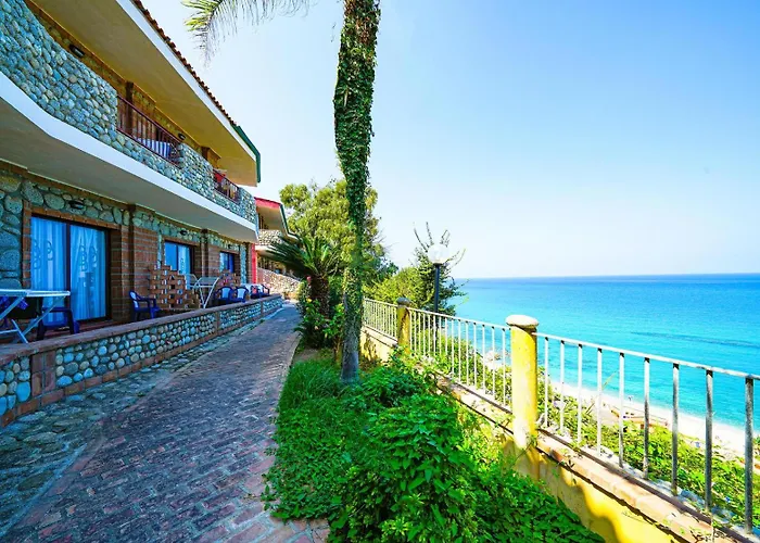 Szálloda Baia Tropea Fitili